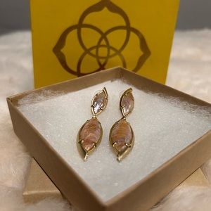 Kendra Scott “Maisey” Crackle Brown Pearl Earrings 14k gold plated